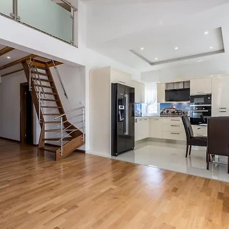 Exclusive سبليت