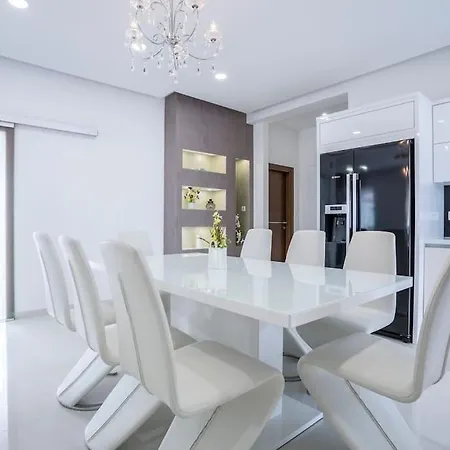 Exclusive Villa *